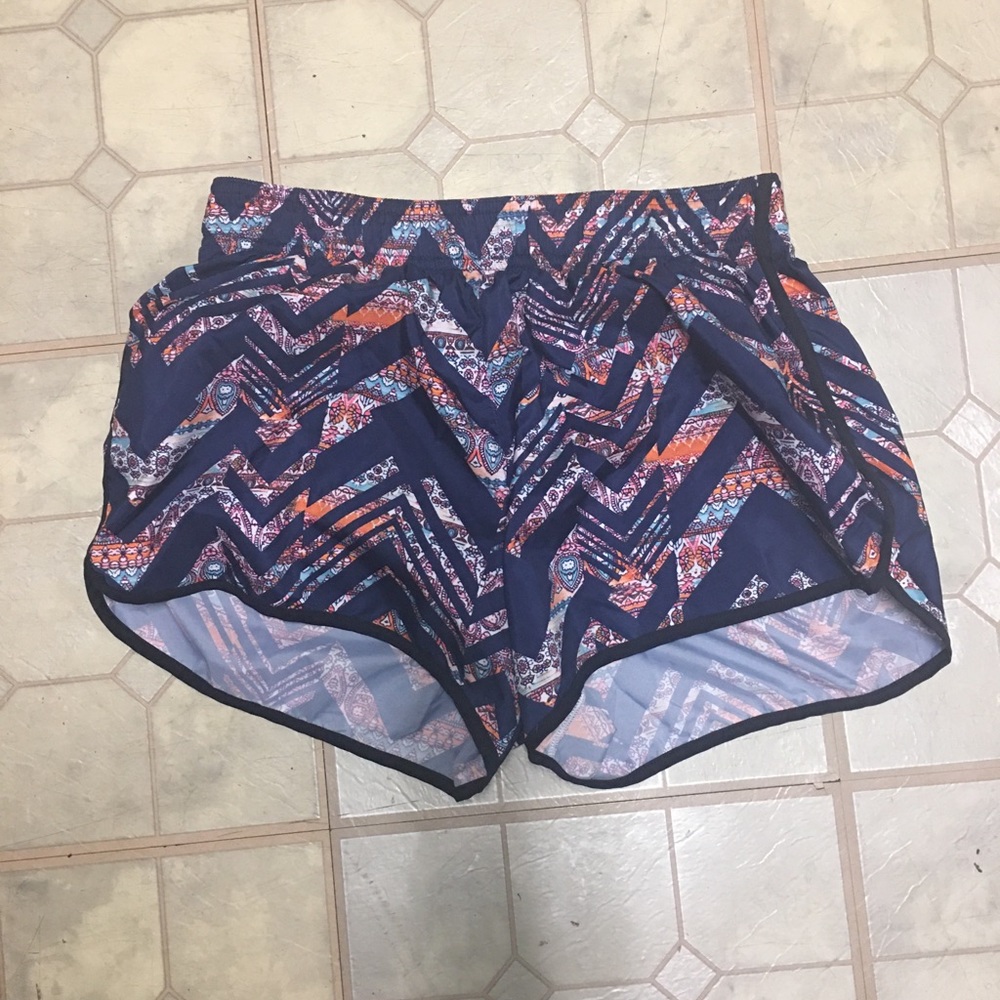 (162) Victoria’s Secret XSport shorts